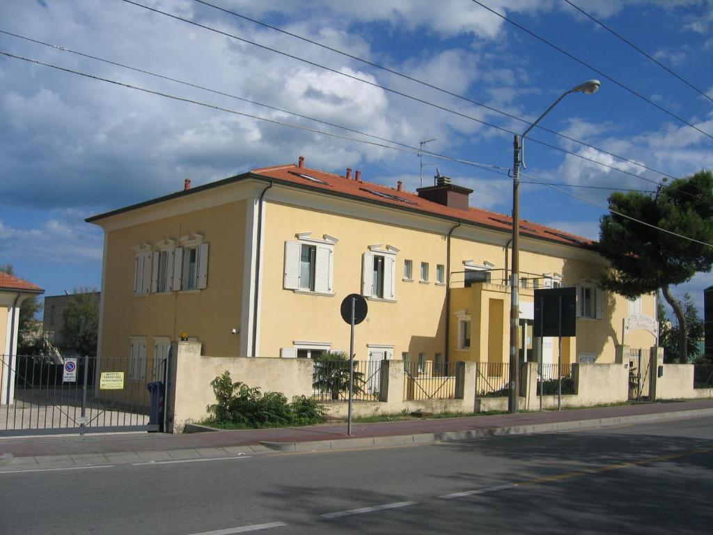 Residenza Villa Margherita Римини Экстерьер фото