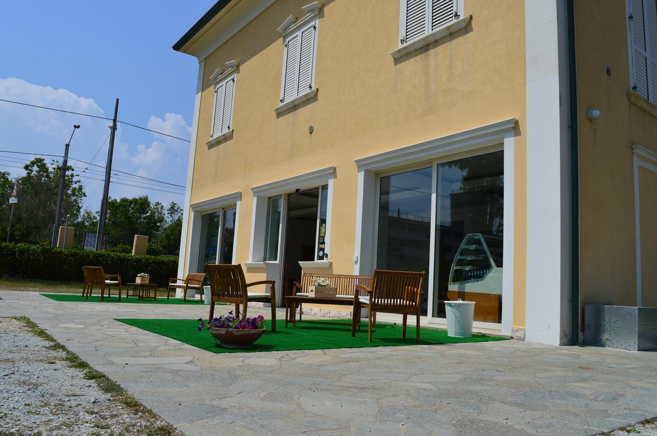 Residenza Villa Margherita Римини Экстерьер фото