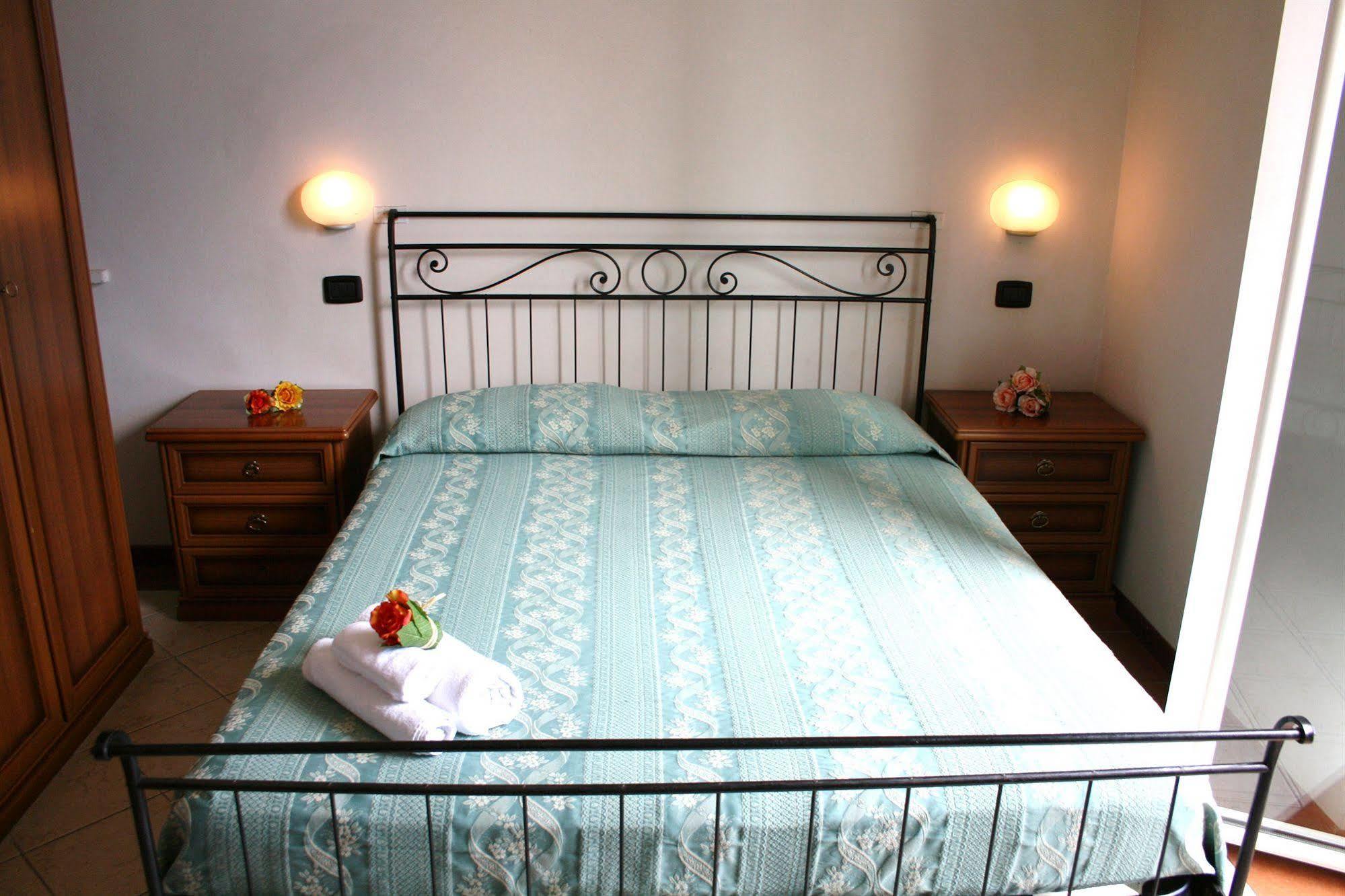 Residenza Villa Margherita Римини Экстерьер фото